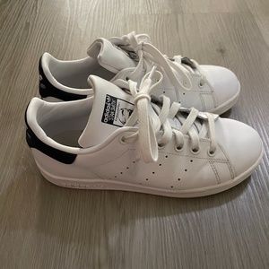 Adidas Stan Smith - Kid's size 5 (Women's 6.5)